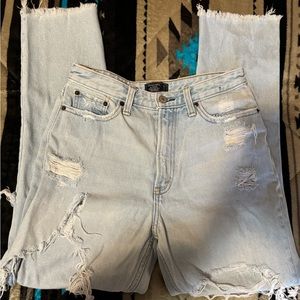 Distressed baggy ripped lightwash cutoff jeans